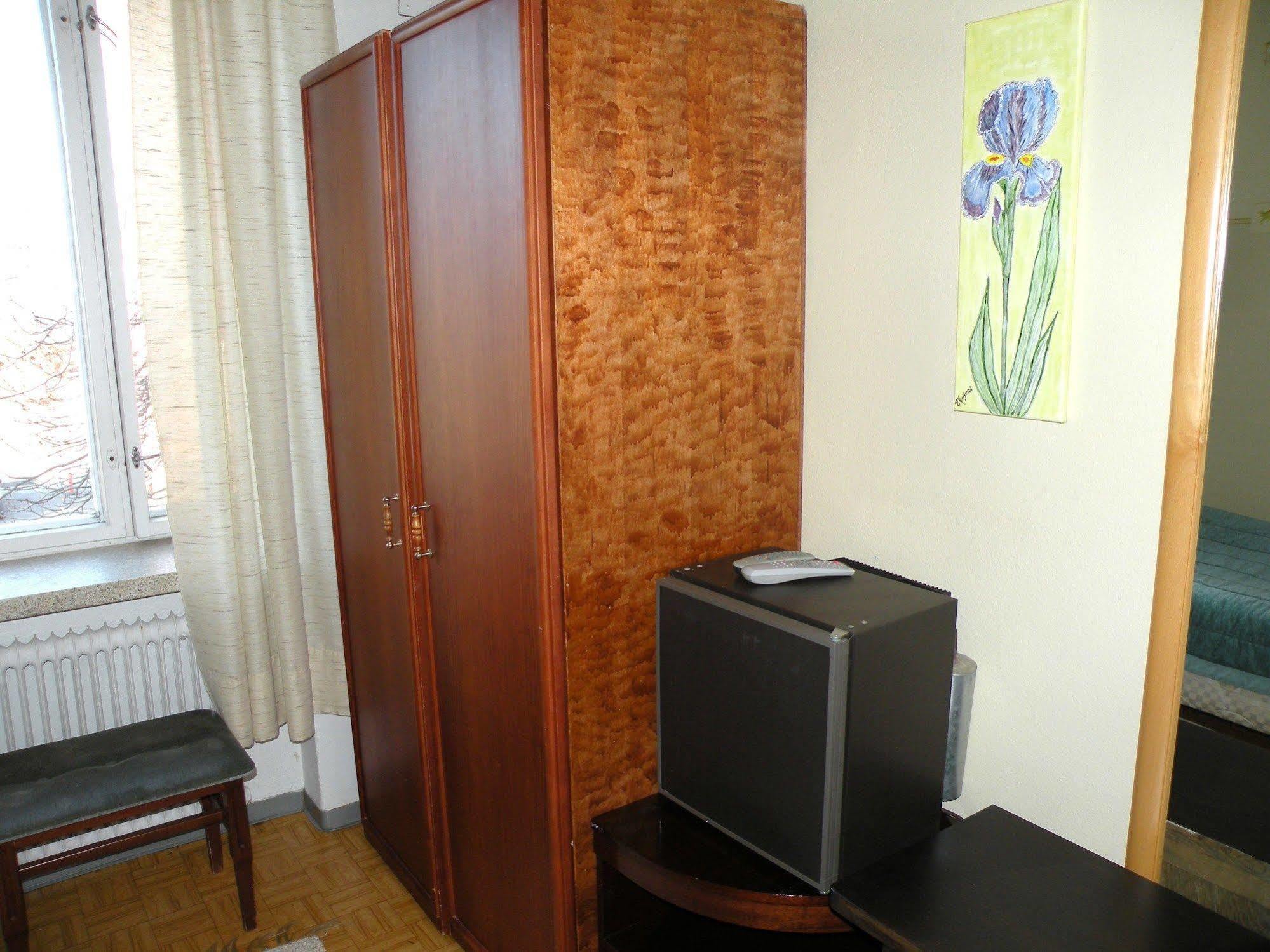 B&B Retro - Guesthouse Kupittaa Turku Exteriér fotografie